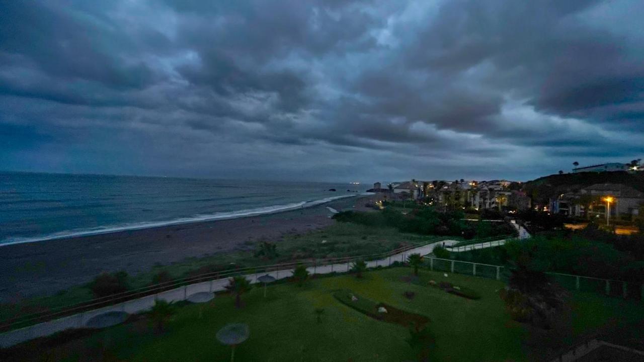 Exclusive Luxury Frontline Beach Penthouse Casares Del Mar - Estepona מראה חיצוני תמונה
